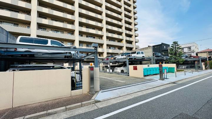 西宮戎前アーバンコンフォートの駐車場