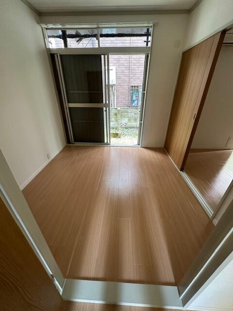 根本ハイツの洋室