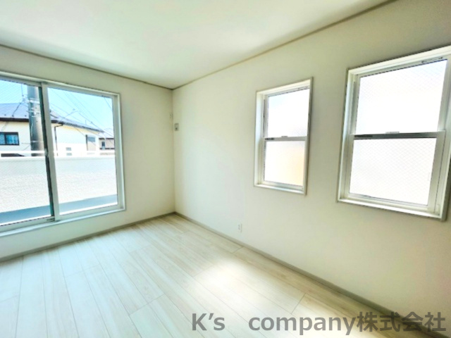 ◎茅ヶ崎市今宿　築未入居戸建　4号棟の洋室|陽当たりも通風も良好です☆