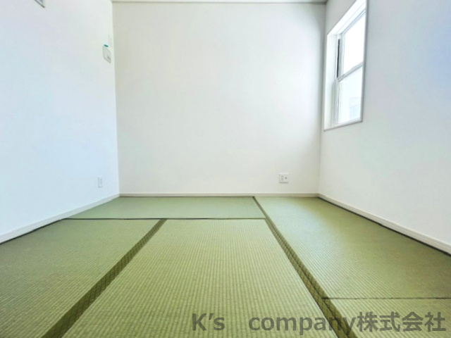 ◎茅ヶ崎市今宿　築未入居戸建　4号棟の和室|来客時にも嬉しい、リビング横の和室は4.5帖あります♪