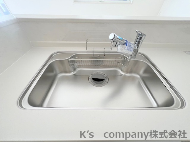 ◎茅ヶ崎市今宿　築未入居戸建　　6号棟のキッチン|扱いやすいステンレス素材のシンク◇