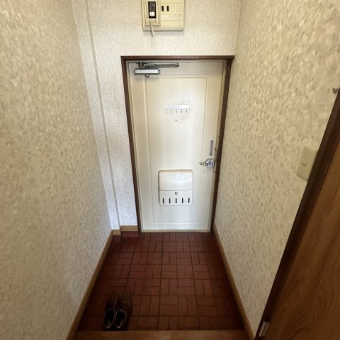 ハイツジャイケの玄関