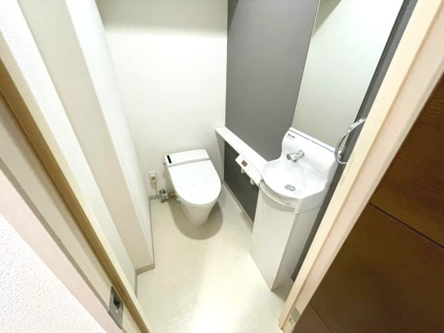 BRAVI南堀江(ブラービ南堀江)のトイレ|イメージとして同マンション他部屋を表示しています
