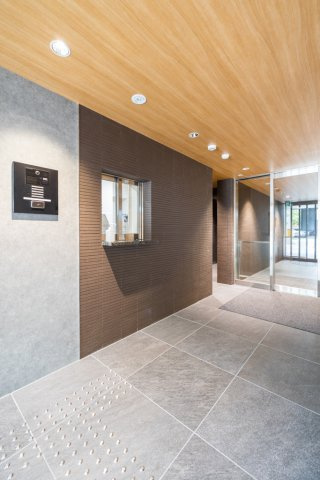 S-RESIDENCE京都竹田 dormitoryのエントランス