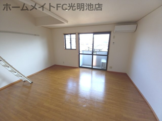 セジュール藤井A棟の居間・リビング