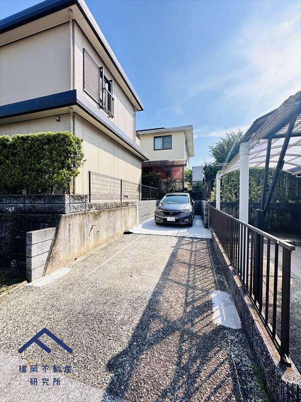 筑紫野市美しが丘南４丁目　戸建ての駐車場