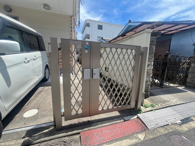 【エントランス】 | 吹田市寿町2丁目中古戸建 | エイブルだけの嬉しいサービス、ご用意しております。詳細は、お気軽に当社までお問合せ下さいませ！