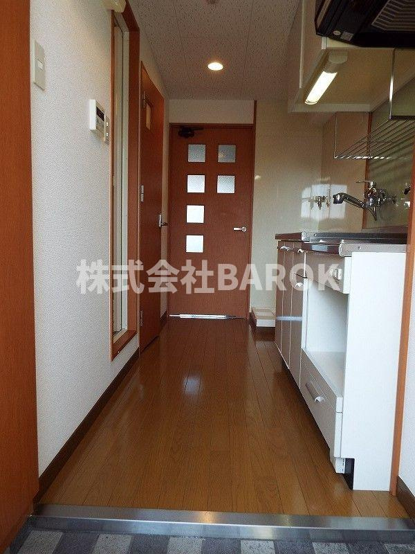 ロイヤル博多駅東84の玄関