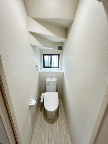 高槻市日向町戸建のトイレ