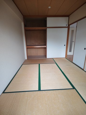 【和室】 | ネストクレール | 畳の上でゆっくりとくつろげる和室です