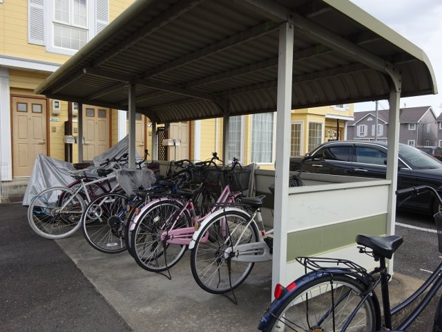 クレストールモリヤBのその他共用部分|自転車置き場