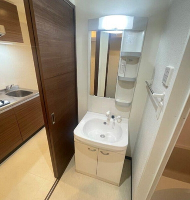 【洗面所】 | プロスパー十三 | スペースが確保できる洗面所です