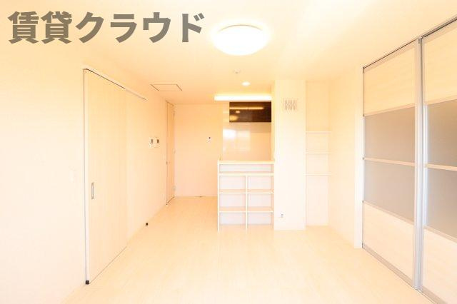 アメニティーなかにしⅣの居間・リビング|こちらのリビングで趣味の時間をお楽しみください