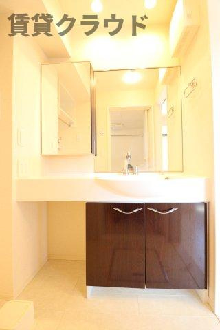 アメニティーなかにしⅣの洗面所|朝の準備に活躍する、洗髪洗面化粧台！