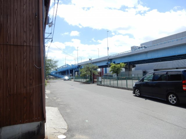 ヴィラ高槻の駐車場