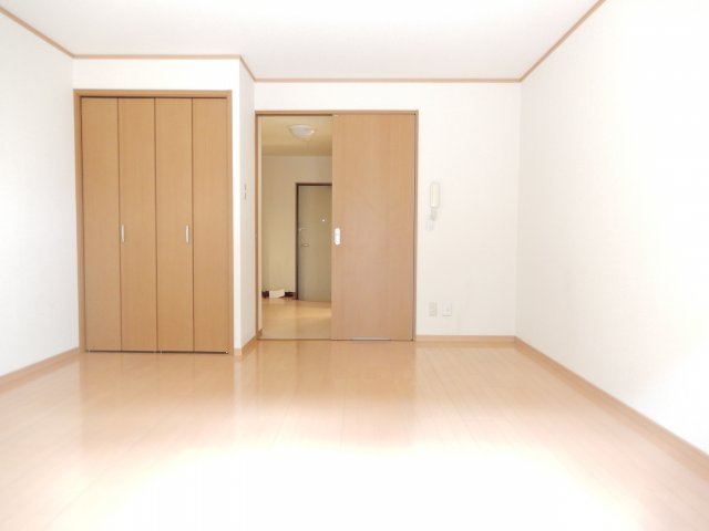 ヴィラ高槻の居間・リビング