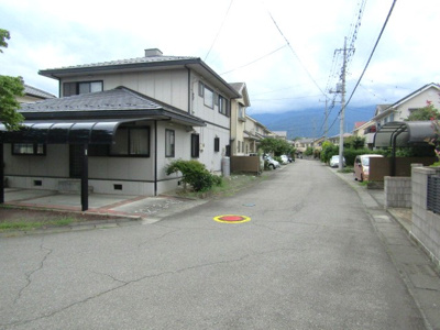 【前面道路含む現地写真】 | 中古戸建　南アルプス市田島 | 前面道路含む現地写真です
