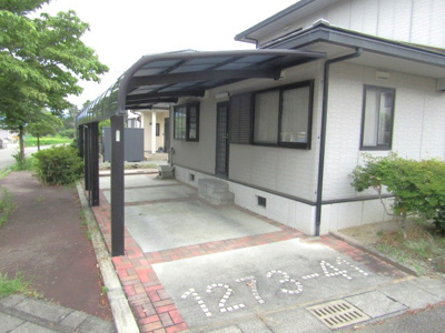 【駐車場】 | 中古戸建　南アルプス市田島 | 駐車場の用意があります