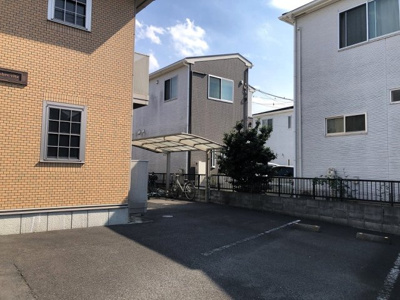 【駐車場】 | シャンブル　ヴィッツ