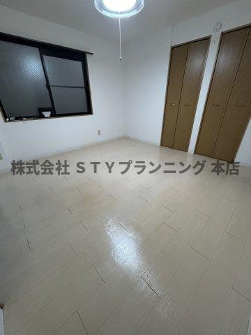 仲介手数料０円！グランコート伊勢山の居間・リビング