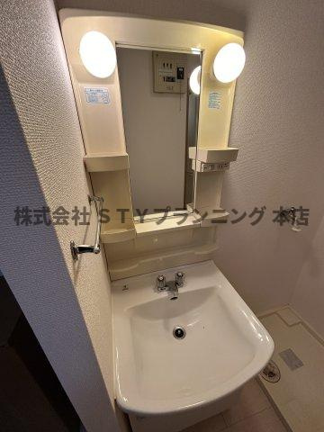 仲介手数料０円！グランコート伊勢山の独立洗面台