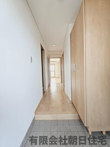 【玄関】 | 【オーナーチェンジ】ロイヤルマンション北田町 | 落ち着いた玄関です