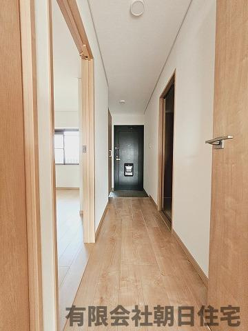 【玄関】 | 【オーナーチェンジ】ロイヤルマンション北田町 | 明るい玄関です