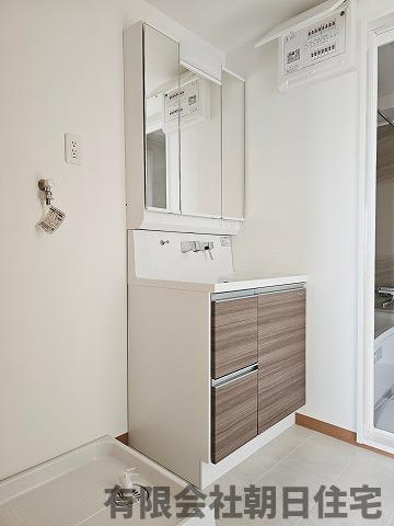 【独立洗面台】 | 【オーナーチェンジ】ロイヤルマンション北田町 | 独立洗面化粧台が付いています