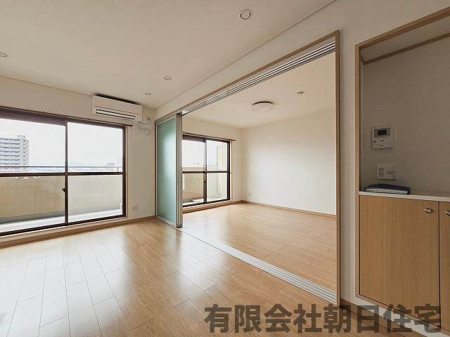 【居間・リビング】 | 【オーナーチェンジ】ロイヤルマンション北田町 | ゆったりとした居間です