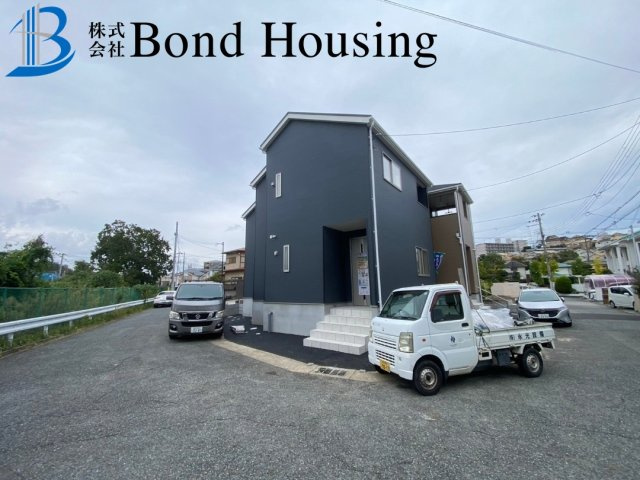 耐震等級３取得・閑静な住宅地・桃山台全２棟　１号棟の外観