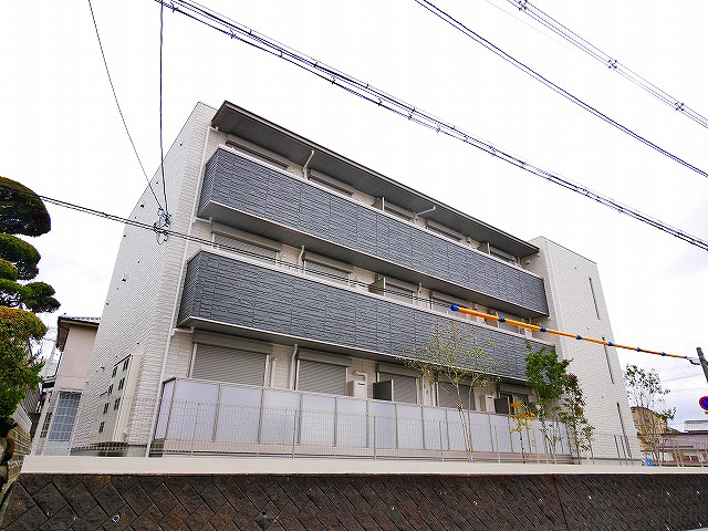 シャーメゾン　ヴィラ学園前の外観