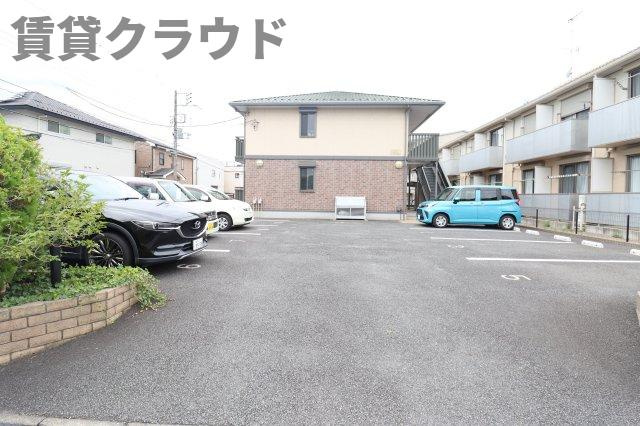 ソンリッサの駐車場|カースペースがあります