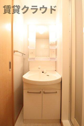 ソンリッサの洗面所|朝の身支度に欠かせない独立洗面台♪