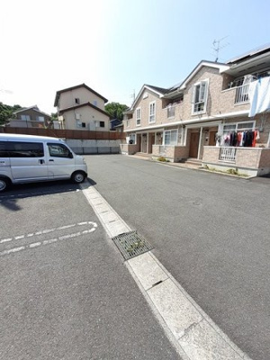 【駐車場】 | メゾンシミズＢ | カースペースがあります