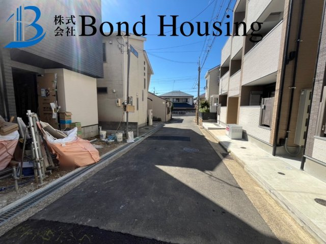 長期優良住宅・地盤２０年保証・王居殿　限定１棟の前面道路含む現地写真