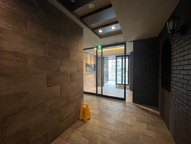 プレサンス心斎橋レヨンのロビー|毎日通るロビーはこのようになっています