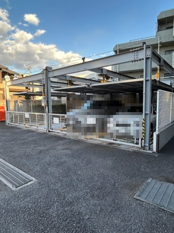 ウインベルコーラス北赤羽の駐車場