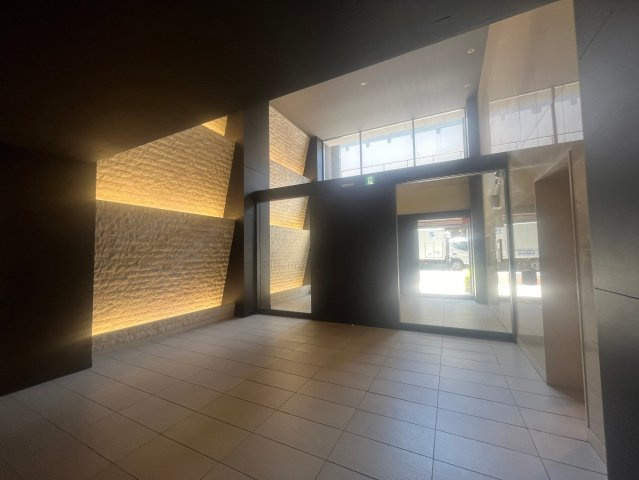 エスリード京橋のロビー|建物の内部です