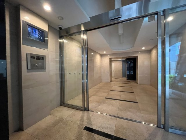 エスリード心斎橋LUXUEのエントランス|建物の内部です