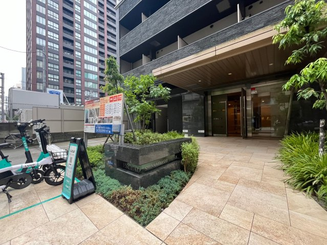 エスリード心斎橋LUXUEのエントランス|建物の内部です