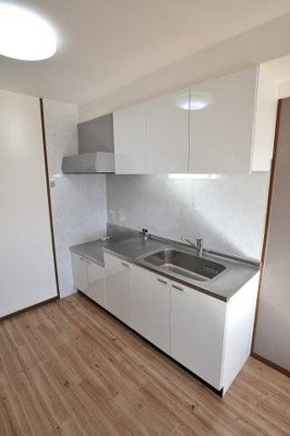 【キッチン】 | リープハーベン八尾木 | コンパクトなキッチンで掃除もラクラク