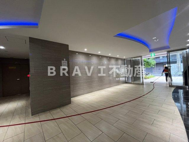セレニテ心斎橋グランデ　BRAVI不動産のロビー|清潔なロビーです