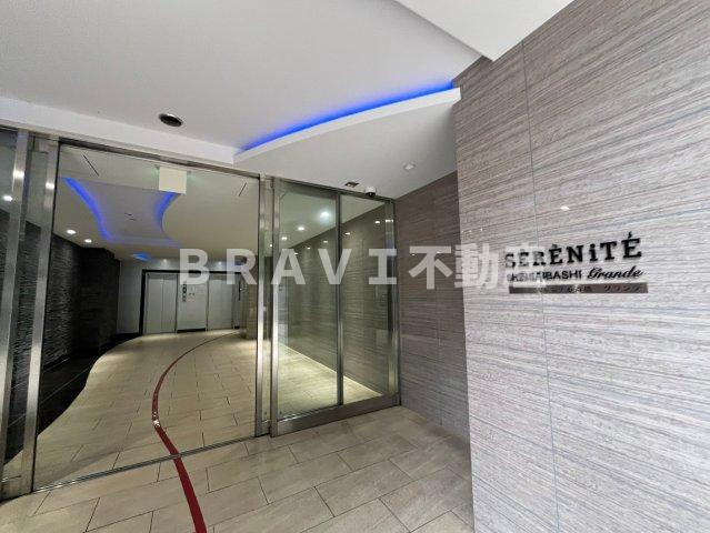 セレニテ心斎橋グランデ　BRAVI不動産のエントランス|毎日通るエントランスはこのようになっています
