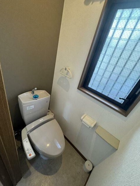 調布市飛田給１丁目の一戸建てのトイレ