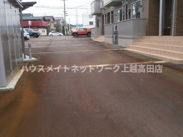 プラムコート木田 Ａの駐車場|消雪付駐車場