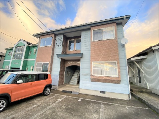 ドミール中貫の外観