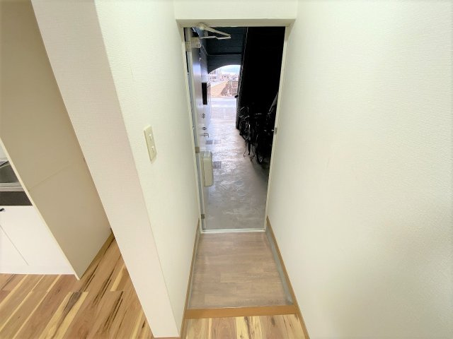 ドミール中貫の玄関