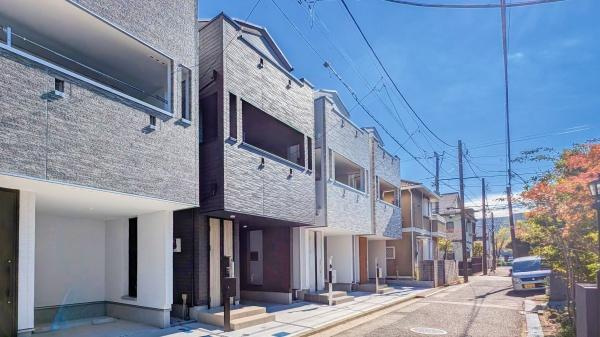 横浜市磯子区杉田５丁目の新築一戸建の前面道路含む現地写真|周辺環境も合わせてご案内させて頂きます！
お気軽にお問い合わせ下さい！