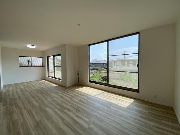 【居間・リビング】 | 須磨区北落合5丁目　中古戸建