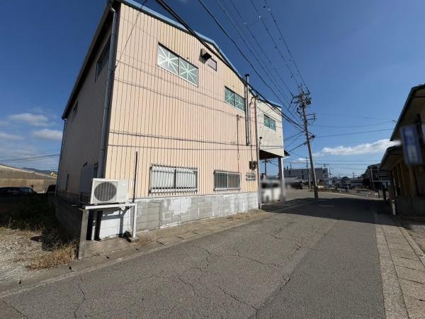 和歌山市栗栖　倉庫の前面道路含む現地写真